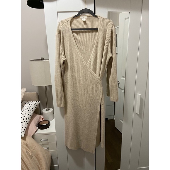 H&M Dresses & Skirts - H&M Ribbed Sweater Wrap Dress Cream SZ XL